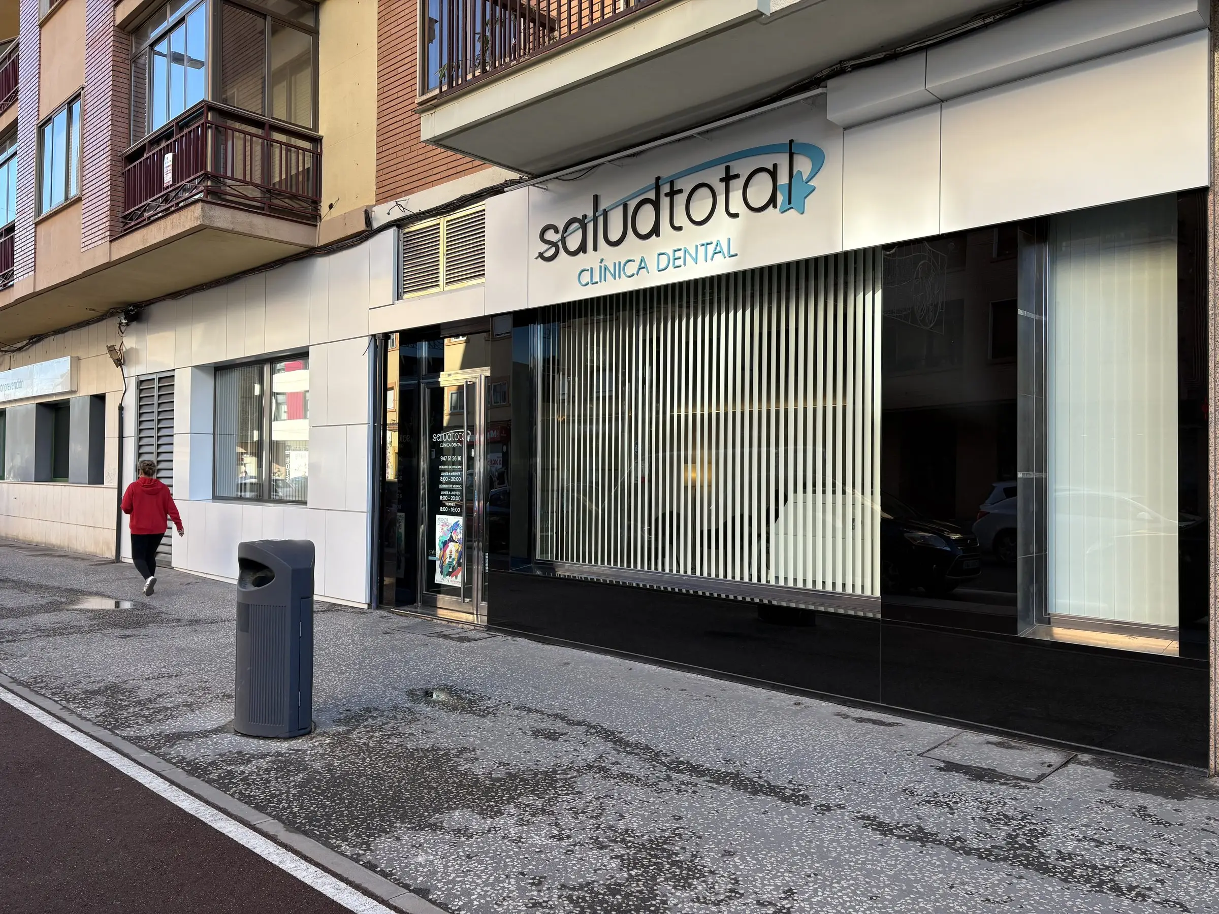 Fachada de Salud Total en la Avenida Castilla de Aranda de Duero