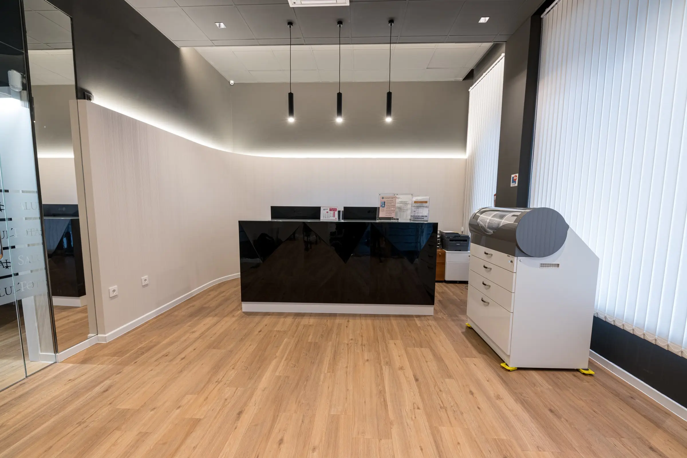 Recepción de la clínica dental Salud Total en Aranda de Duero